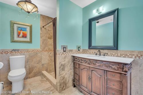 142 Serpentine Dr, Morganville NJ  07751-1400 exterior