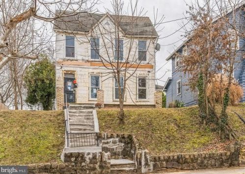 1303 Girard St, Washington, DC 20017-2449
