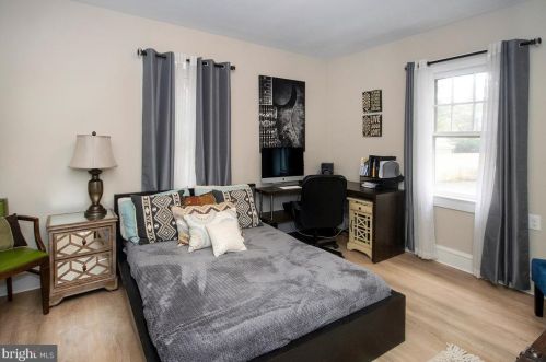 221 Kings Hwy, Camden NJ  08106-1616 exterior