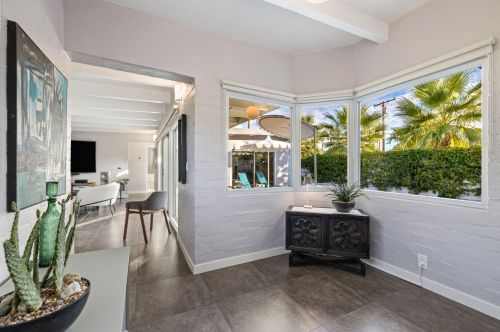 610 Hermosa Dr, Palm Springs CA  92262-6112 exterior