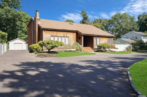 1343 Boston Ave, Bayshore, NY 11706-4749