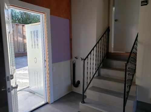 2081 Horne St, San Leandro CA  94578-1465 exterior