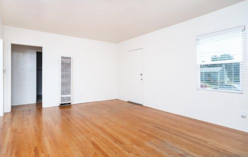 5966 Linnet St, San Diego CA 92114-4122 exterior