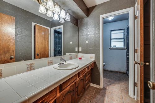 110 Chieftain Dr, Waxahachie TX  75165-1503 exterior