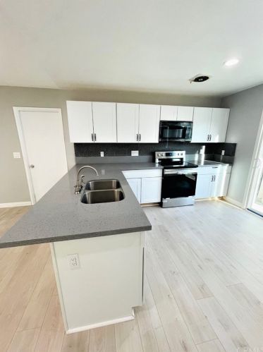 15621 California St, Tustin CA  92780-5009 exterior
