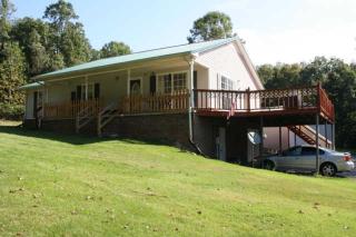 46 Greenbriar Rd, Lawrenceburg, TN 38464-6498
