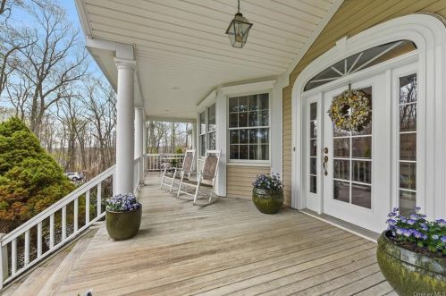 47 Pouting Rock Rd, Mahopac, NY 10541-4620