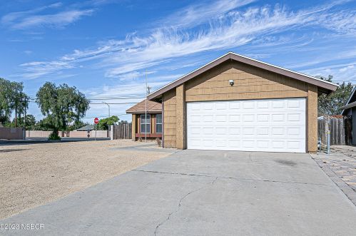 1061 Wildwood Rd, Santa Maria CA  93454-2442 exterior