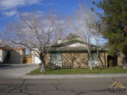 924 Graaf Ave, Ridgecrest, CA 93555-5626