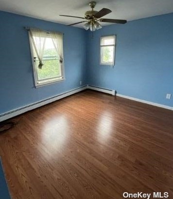 80 Doges Promenade, North Lindenhurst NY  11757-6408 exterior