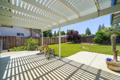 104 Clark Way, Vacaville CA  95687-6407 exterior