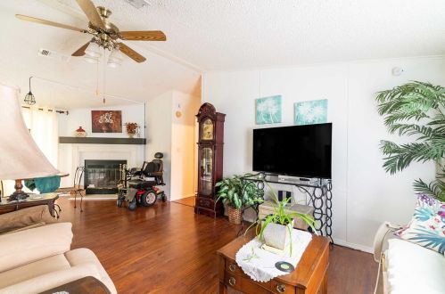 18631 Harvel Ln, Dade City FL  33523-6566 exterior