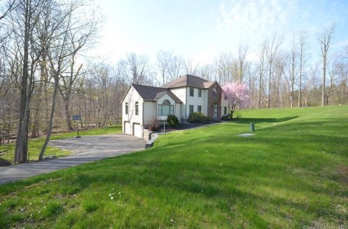 4 Sweetbrier Ln, Upper Stepney, CT 06468-1846