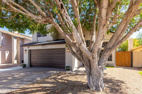 3721 Cielo Grande, Glendale AZ 85310-3512 exterior