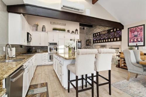 5394 Bloch St, San Diego CA 92122-4015 exterior