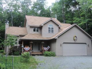 67 Lehigh River Dr, Gouldsboro, PA 18424-8991