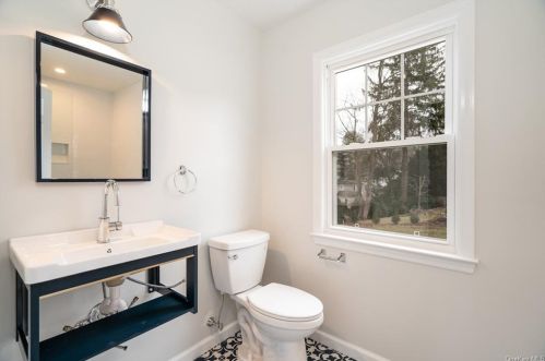 15 Thelma Pl, White Plains NY  10605-3808 exterior