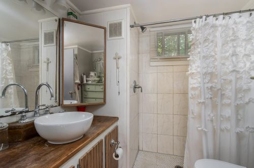 1013 Collettes Grv Rd, Derry NH 03038-5808 exterior