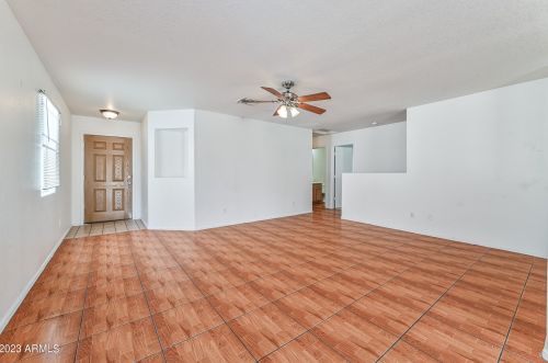 6525 Elwood St, Phoenix AZ  85043-1954 exterior