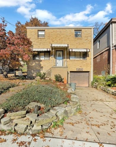 2822 Dwight Ave, Pittsburgh, PA 15216-1939