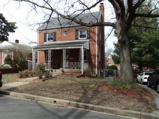 115 Walnut St, Washington, DC 20012-2154