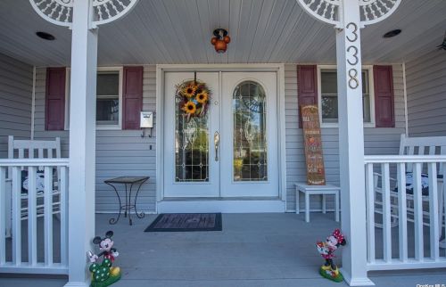 338 Bay 3rd St, West Islip, NY 11795-4824
