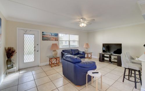 163 Saxony D, Delray Beach FL  33446-1822 exterior
