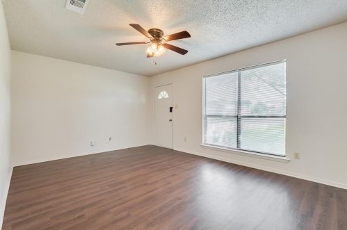 1303 Berry Dr, Cleburne TX  76033-6926 exterior