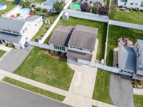 14 Twain Ave, Old Bridge NJ  08857-2109 exterior