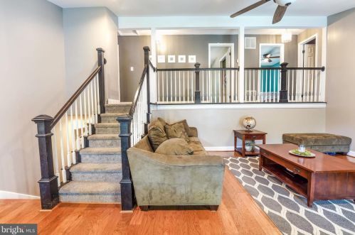 13439 Princedale Dr, Woodbridge VA  22193-3911 exterior