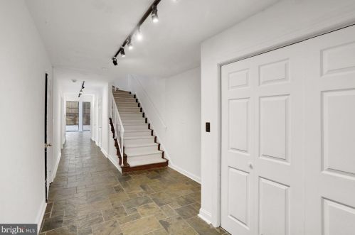 2911 Garfield St, Washington, DC 20008-3504