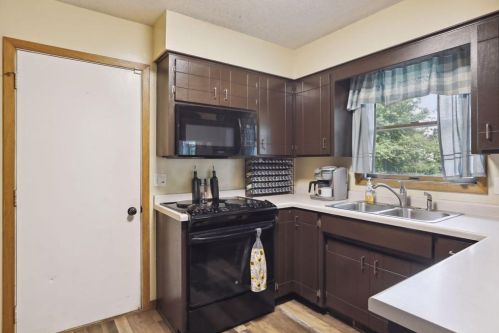 1312 Bilmar Ave, New Johannesburg WI  54017-2302 exterior