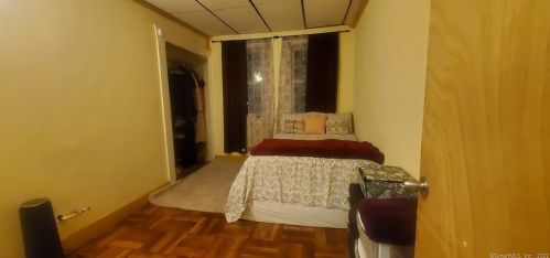 24 Bronx Ave, Bridgeport CT  06606-4663 exterior