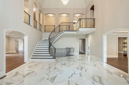 9 Stoddart Ct, Matinecock, NY 11560-2401