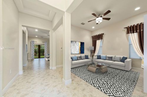 8579 38th St, Hollywood, FL 33024-5016