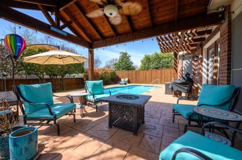 1529 Lindby Dr, Lewisville TX  75028-3624 exterior