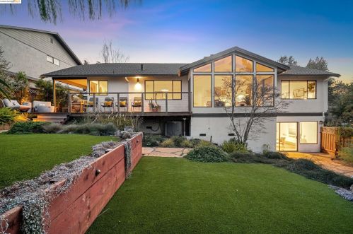 13050 Brookpark Rd, Oakland CA  94619-3504 exterior