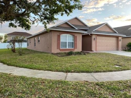 201 Thornbury Dr, Kissimmee, FL 34744-8469