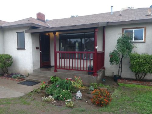 833 Clinton Ave, Fresno CA  93705-4515 exterior