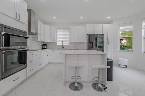 13040 52nd St, Hollywood FL  33027-5453 exterior