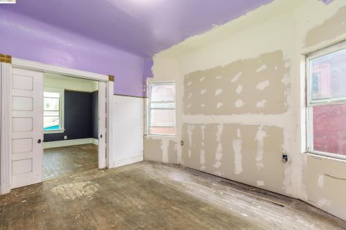 1115 Chestnut St, Oakland CA 94607-2874 exterior