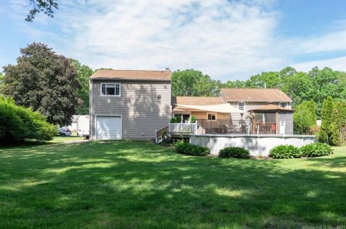 23 Roberta Rd, North Haven, CT 06473-1948