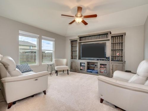 504 Luna Vista Dr, Monadale, TX 78634