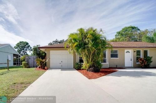 1732 Burgundy Ln, Fort Pierce, FL 34952-5002