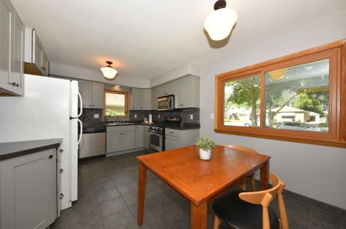 2205 Marne Ave, Milwaukee WI  53209-4328 exterior