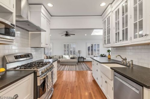 645 Raymond St, Westfield NJ  07090-2451 exterior