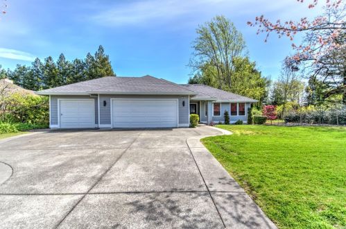 316 Countryside Dr, Santa Rosa, CA 95401-5690