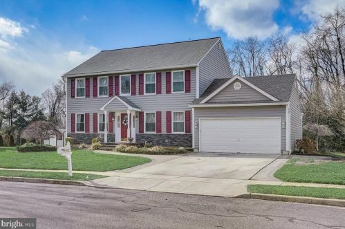 606 6th St, Florence, NJ 08518-2627