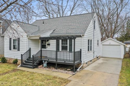 124 Oneida St, Green Bay, WI 54303-1921