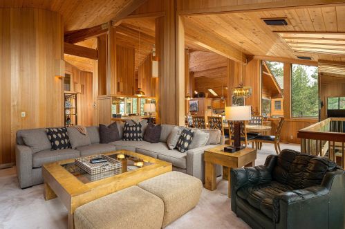 357 Skidder Trl, Truckee CA 96161-3929 exterior